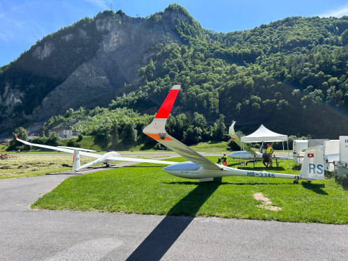 Vorplatz Hangar